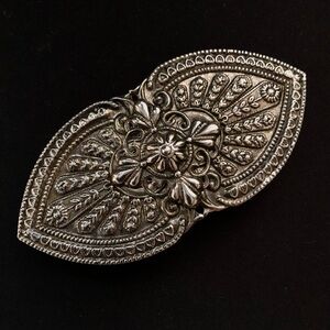 Vintage metal filigree floral design barrette / hair clip